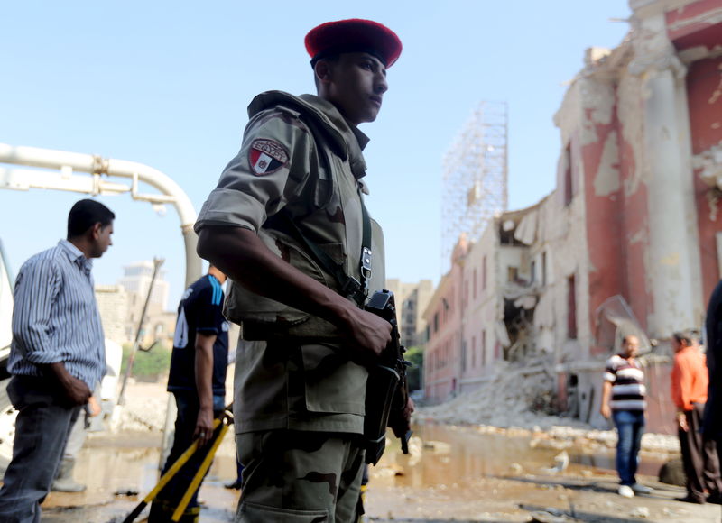 © Reuters. متحدث: انفجار في القاهرة وإصابة شرطي