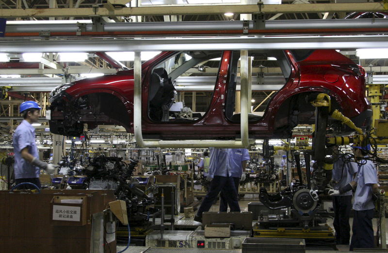 © Reuters. A Mazda Cx-5 is seen in production inside the Changan Mazda factory in Nanjing