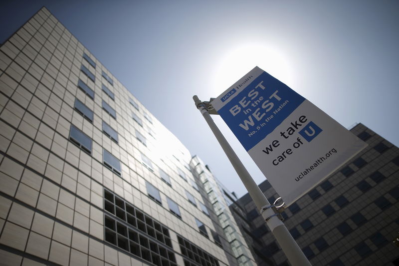 © Reuters. File photo of the UCLA Medical Center in Los Angeles