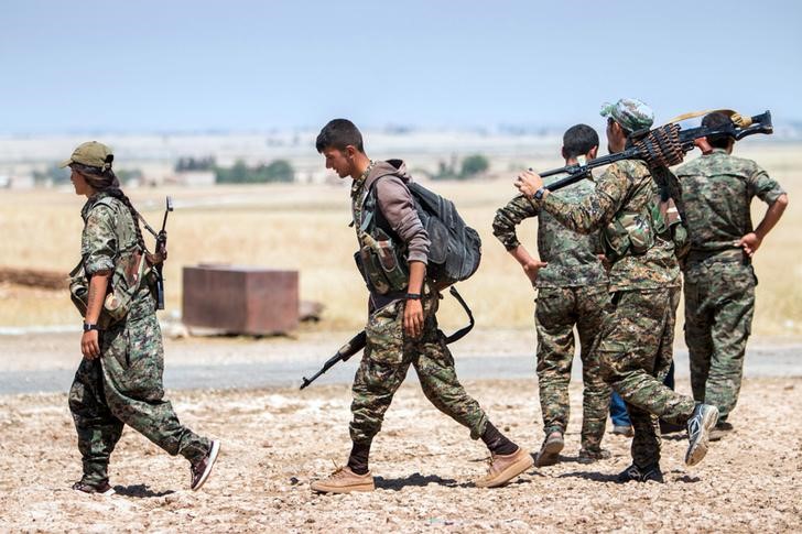 © Reuters. El Estado Islámico usó gas venenoso en noreste de Siria, según milicia kurda y grupo DDHH
