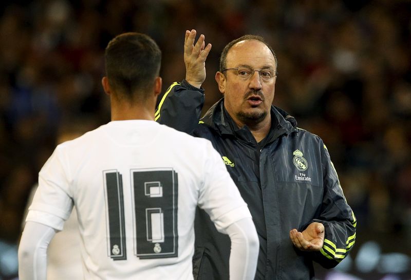 © Reuters. Benítez se frustra en Melbourne en su debut con en Real Madrid 