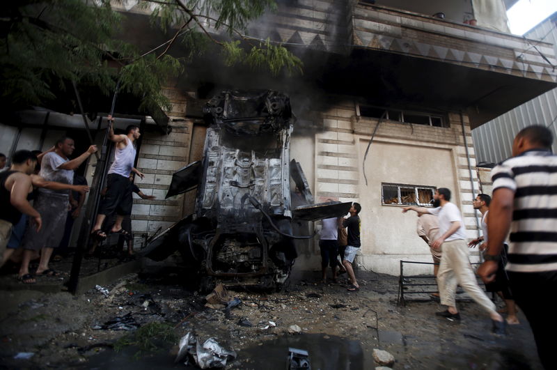 © Reuters. انفجارات تضرب سيارات لحماس والجهاد الاسلامي في غزة