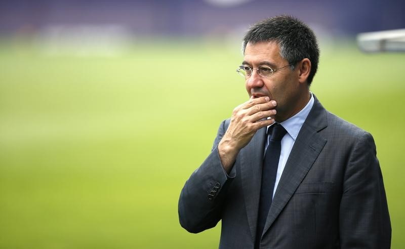 © Reuters. El presidente del Barça debe dar solución al acuerdo de patrocinio