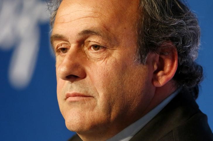 © Reuters. Presidente da Uefa, Michel Platini, em Paris