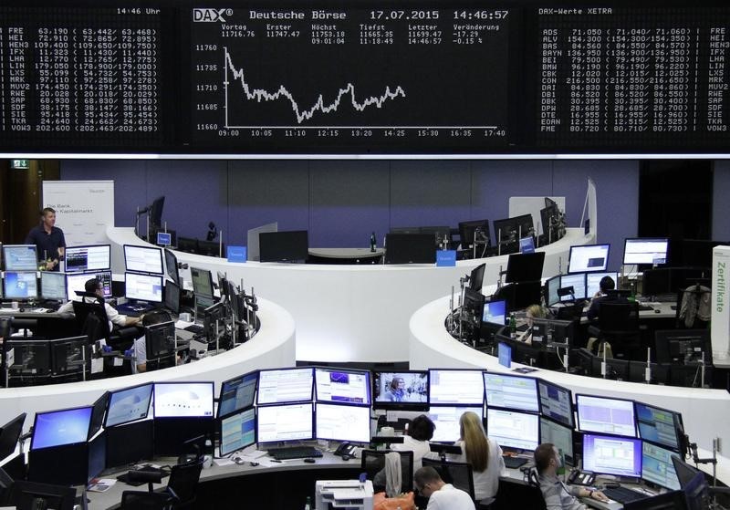 © Reuters. الأسهم الأوروبية تتراجع من أعلى مستوى في 6 أسابيع