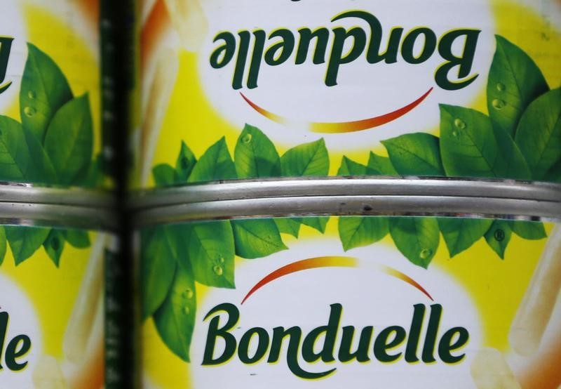 © Reuters. Bonduelle canned processed vegetables are displayed on shelves in a supermarket in Lanton