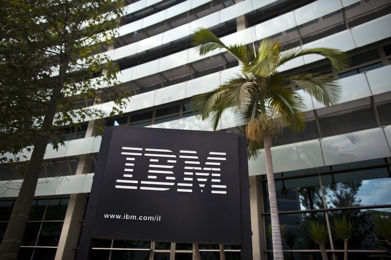 © Reuters. Los ingresos de IBM caen por decimotercer trimestre consecutivo