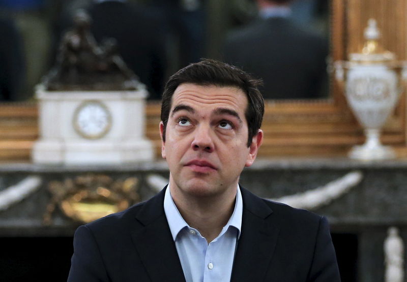 © Reuters. حكومة اليونان ترفع للبرلمان مشروع قانون ضروريا لبدء محادثات الإنقاذ