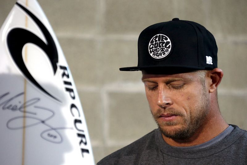 © Reuters. Mick Fanning, da Austrália, em entrevista coletiva em Sydney