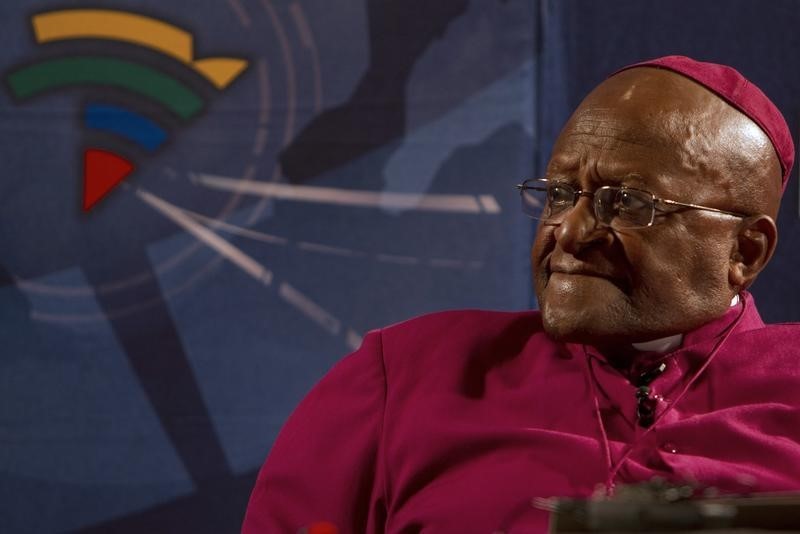 © Reuters. Arcebispo e ganhador do Nobel Desmond Tutu na Cidade do Cabo