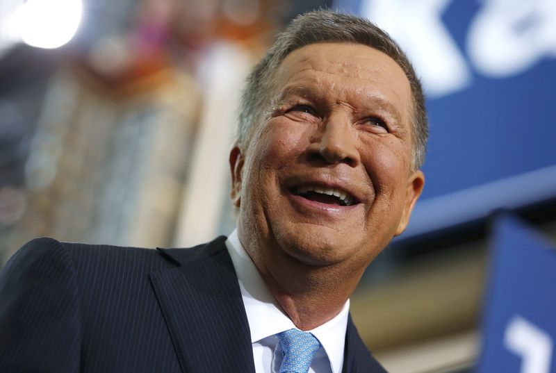 © Reuters. Republican U.S. presidential candidate Kasich formally announces campaign for 2016 Republican presidential nomination during a kickoff rally in Columbus