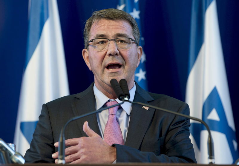 © Reuters. بعد محادثاته في اسرائيل.. وزير الدفاع الأمريكي يقول الأصدقاء يختلفون