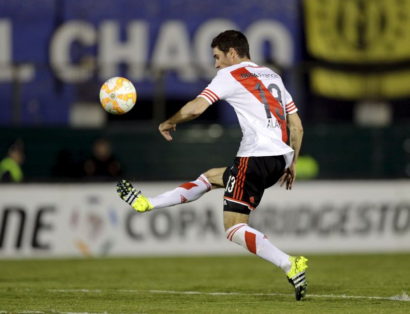 © Reuters. ريفر بليت يتعادل مع جواراني ويصل نهائي كأس ليبرتادوريس