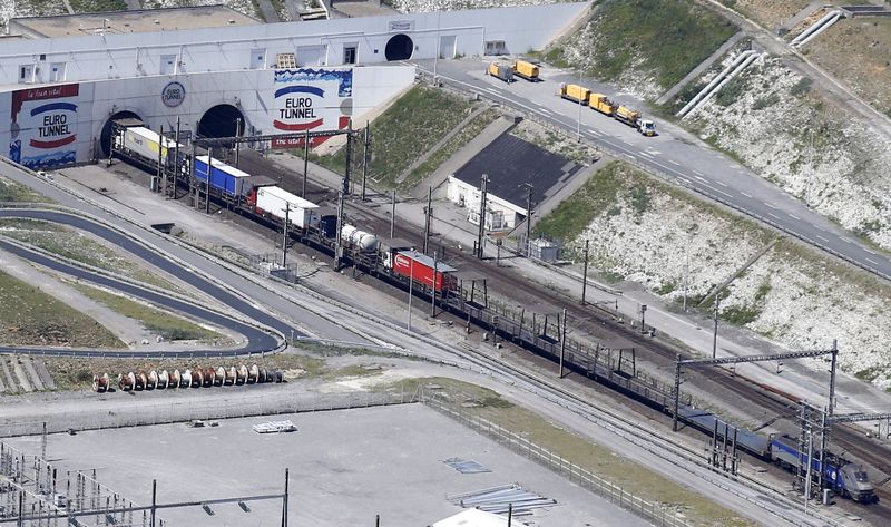 © Reuters. An Eurotunnel freight shuttle enters the Channel tunnel in Coquelles, near Calais, northern France