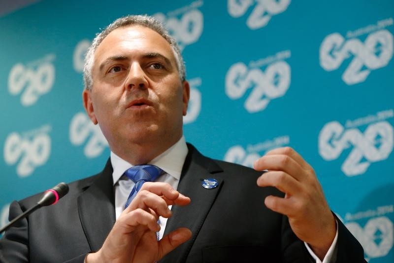 © Reuters. Australia's Treasurer Joe Hockey holds a news conference at the IMF-World Bank annual meetings in Washington