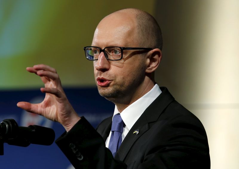 © Reuters. Ukrainian Prime Minister Arseny Yatseniuk delivers remarks at the U.S.-Ukraine Business Forum in Washington