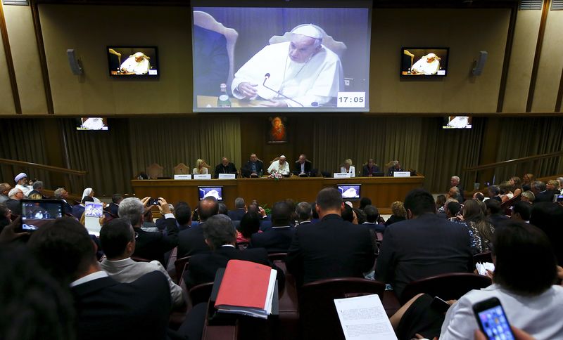 © Reuters. Papa Francisco discursa em conferência com prefeitos no Vaticano