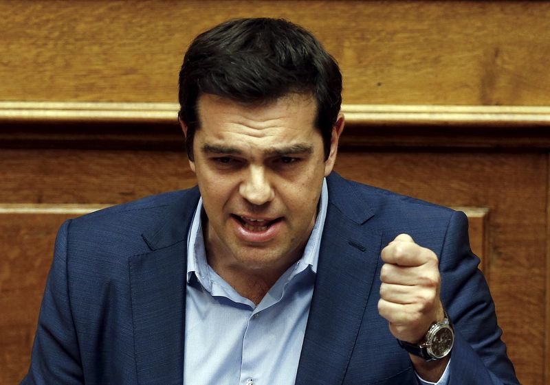 © Reuters. Premiê grego Tsipras faz discurso no Parlamento em Atenas