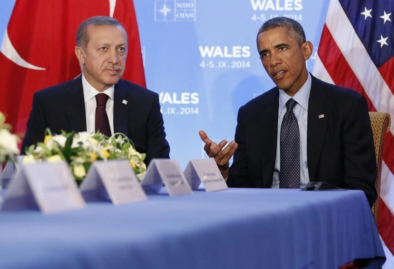 © Reuters. Obama e Tayyip em reunião bilateral