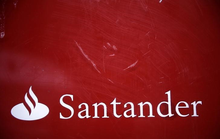 © Reuters. The logo of Santander bank is seen at a branch in central Madrid