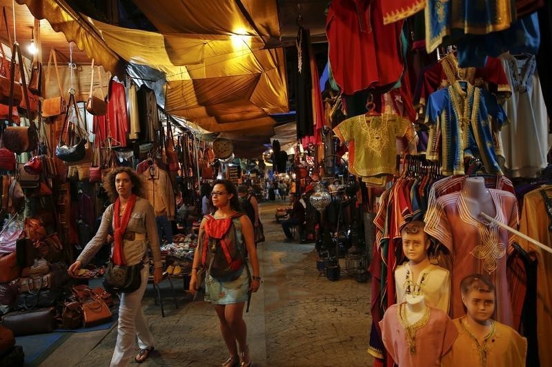 © Reuters. هجمات المتشددين في المنطقة تؤثر على صناعة السياحة في المغرب