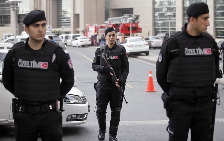 © Reuters. وسائل اعلام:الشرطة التركية تداهم مواقع في اسطنبول يشتبه بانها تابعة لمتشددين