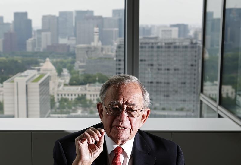 © Reuters. CME group's Chairman Emeritus Leo Melamed speaks during an interview with Reuters in Tokyo