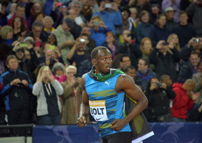 © Reuters. Bolt disipa dudas sobre su físico al lograr su mejor tiempo del año