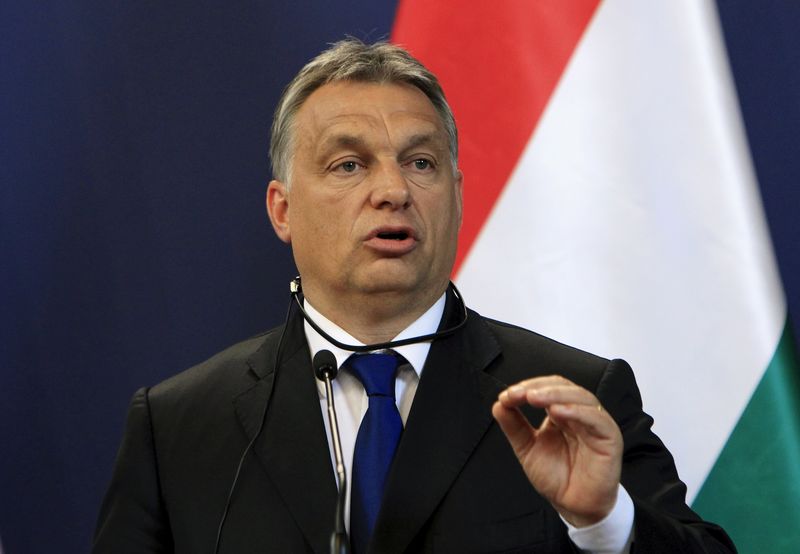 © Reuters. Orban attends a news conference in Budapest