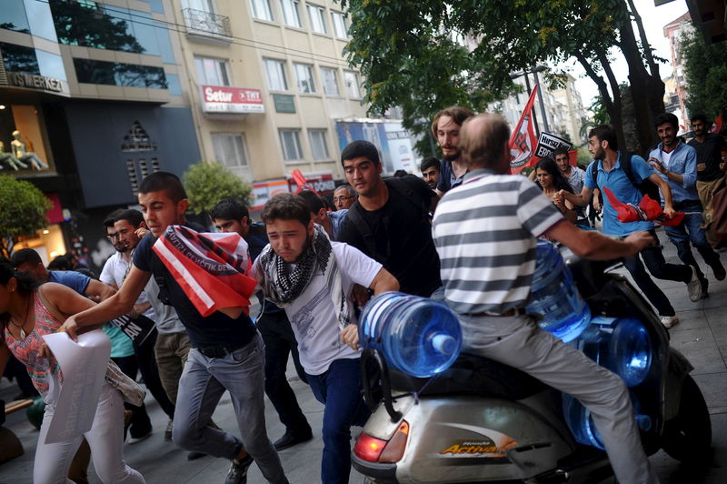 © Reuters. تركيا تقول إنها لن تسمح بتنظيم مسيرة سلام في اسطنبول يوم الاحد