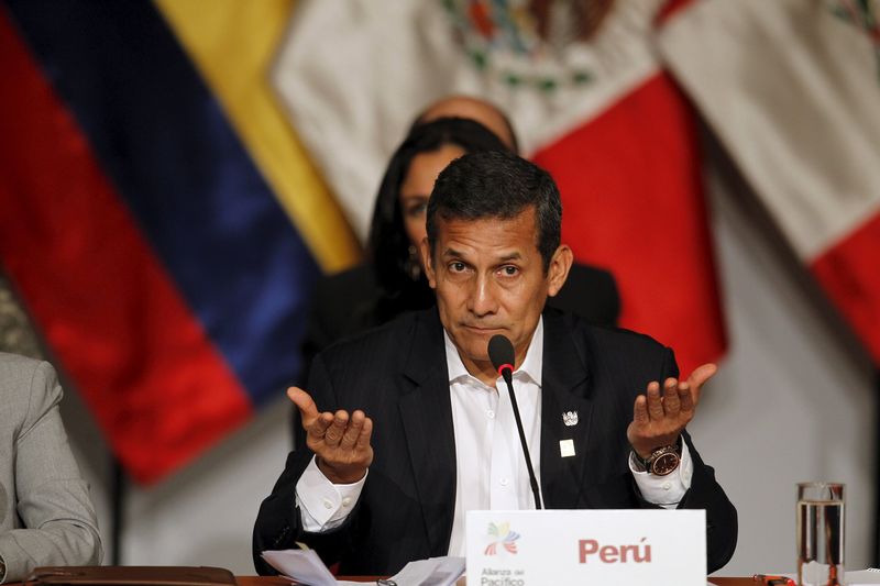 © Reuters. المعارضة في بيرو تفوز برئاسة الكونجرس في ضربة جديدة للرئيس هومالا