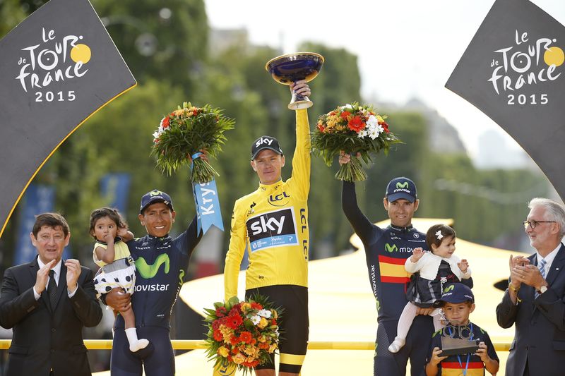 © Reuters. El británico Froome vuelve a ganar el Tour de Francia
