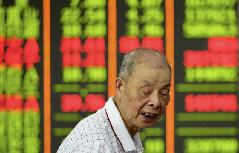 © Reuters. تراجع حاد للأسهم الصينية وأكبر خسارة يومية في 8 سنوات