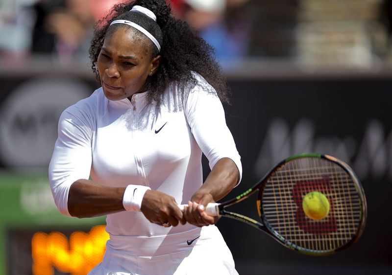 © Reuters. الأمريكية سيرينا في صدارة تصنيف لاعبات التنس