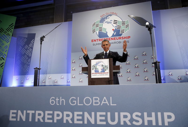 © Reuters. U.S. President Obama delivers remarks at the Global Entrepreneurship Summit at the United Nations compound in Nairobi, Kenya