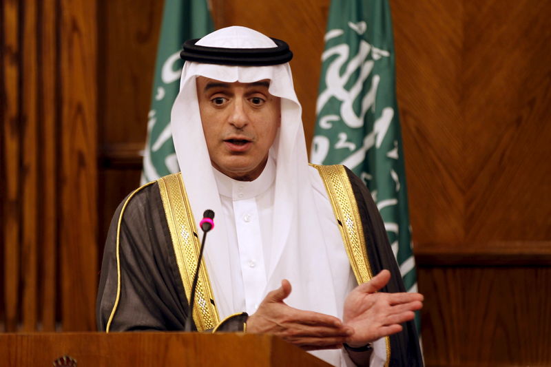 © Reuters. Saudi Foreign Minister Adel Al-Jubeir speaks during a joint news conference in Amman