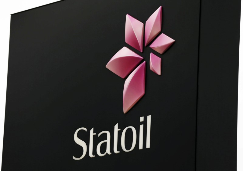 © Reuters. The company logo of Norwegian energy firm Statoil is seen at the headquarters outside Oslo