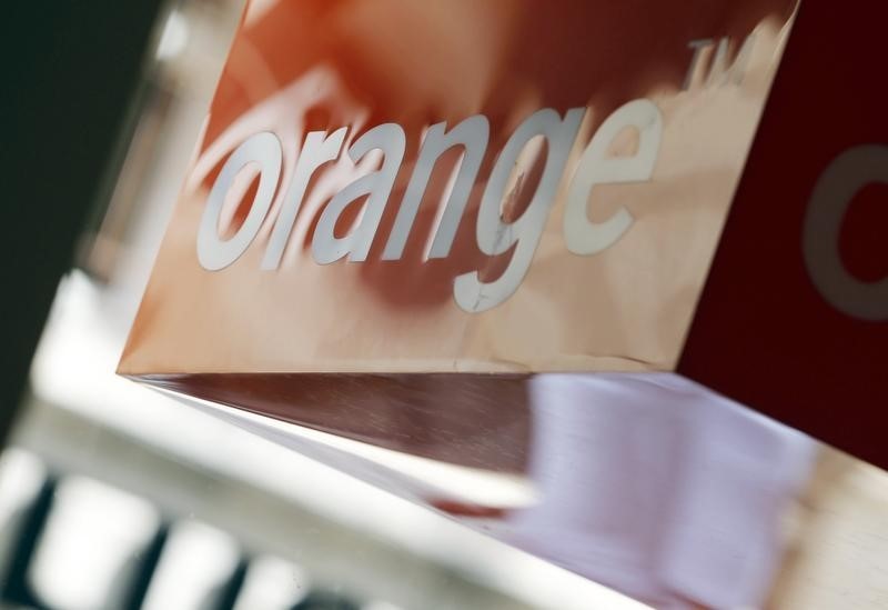 © Reuters. Orange confirma sus objetivos anuales mientras crecen signos de recuperación