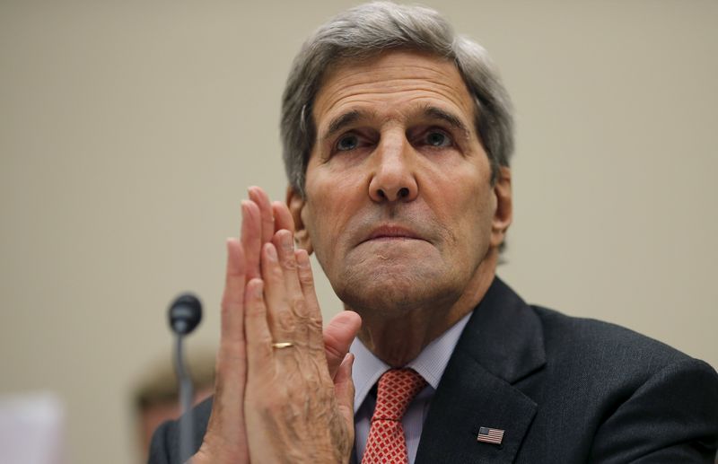 © Reuters. U.S. Secretary of State John Kerry testifies before a House Foreign Affairs Committee hearing on the Iran nuclear agreement in Washington