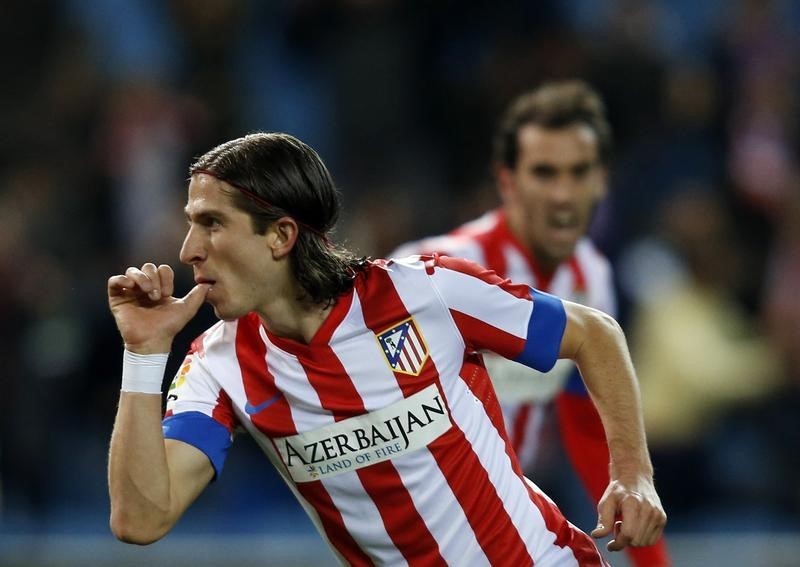 © Reuters. Filipe Luis vuelve al Atlético tras una temporada en el Chelsea 