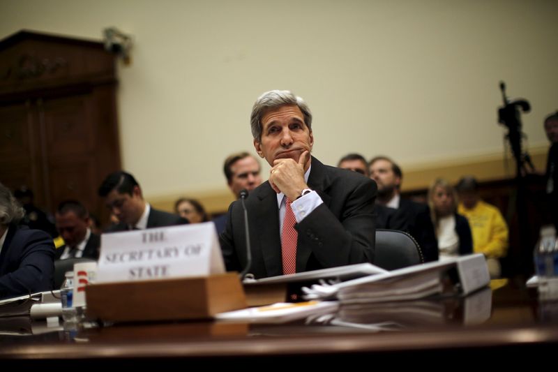 © Reuters. كيري يحذر الكونجرس..إحباط اتفاق إيران سيقودها لامتلاك سلاح نووي