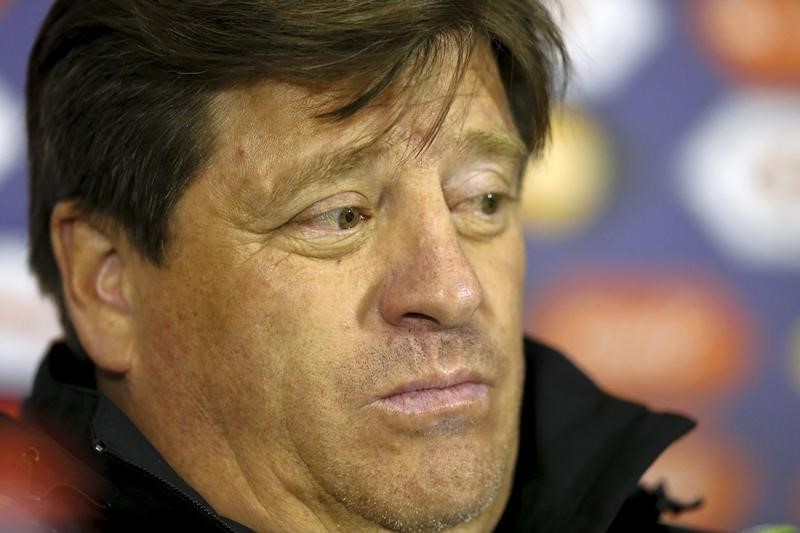 © Reuters. Miguel Herrera, então técnico da seleção do México, durante entrevista coletiva em Rancágua, no Chile