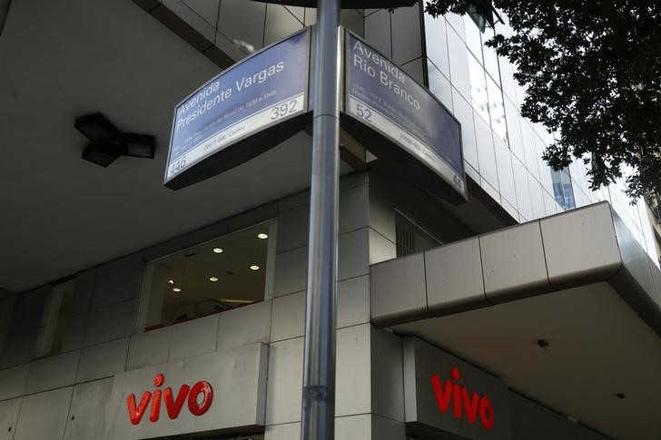 © Reuters. Loja da Vivo no centro do Rio de Janeiro