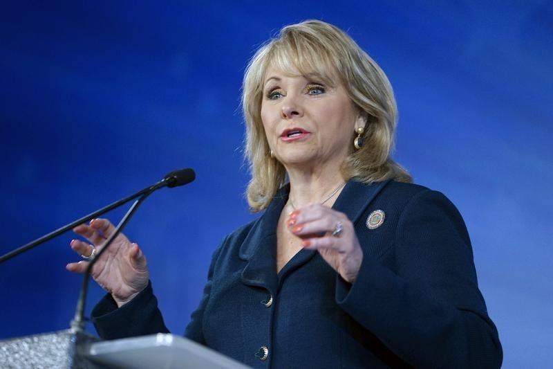 © Reuters. Fallin speaks at the Southern Republican Leadership Conference in Oklahoma City

