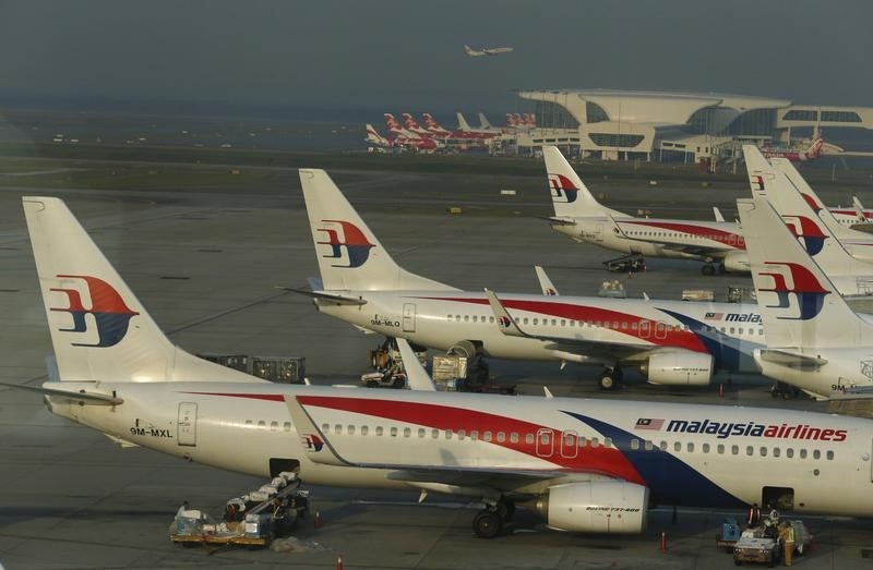 © Reuters. Aviões da Malaysia Airlines no pátio do aeroporto internacional de Kuala Lumpur