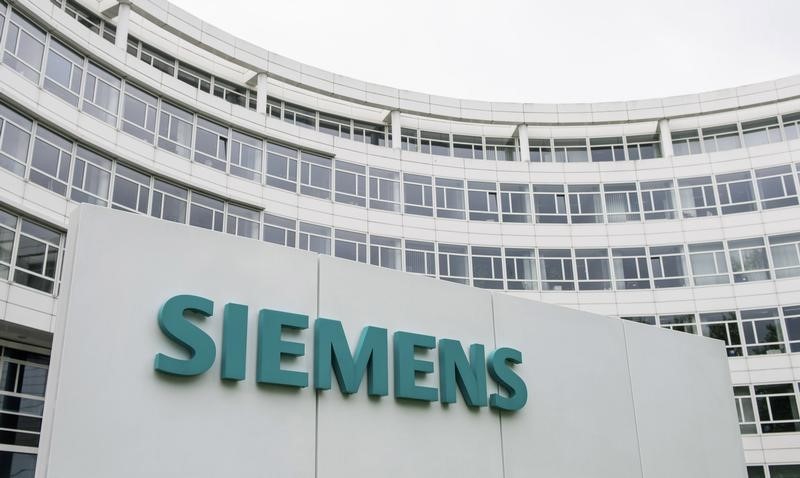 © Reuters. SIEMENS ANTICIPE UN SOLIDE 4E TRIMESTRE