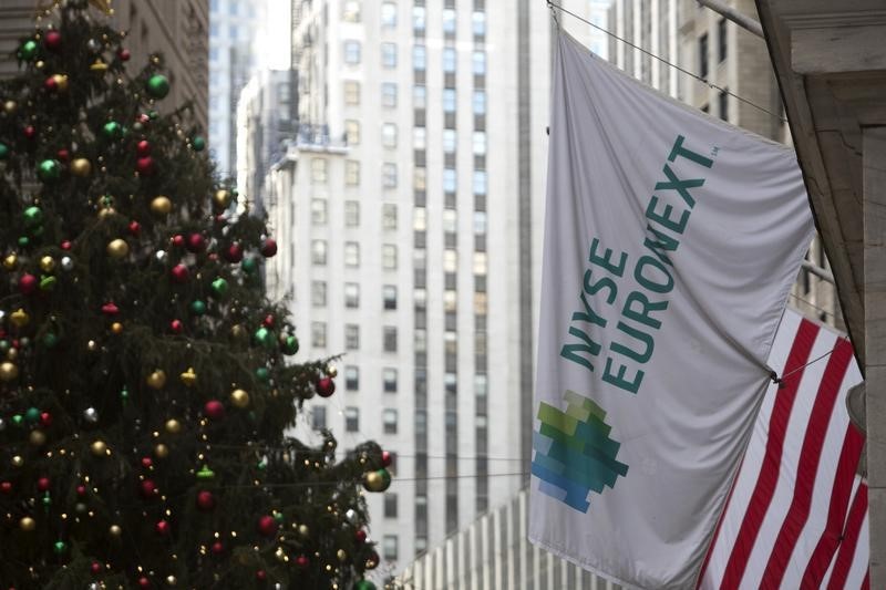 © Reuters. The NYSE Euronext flag hangs outside the New York Stock Exchange in New York