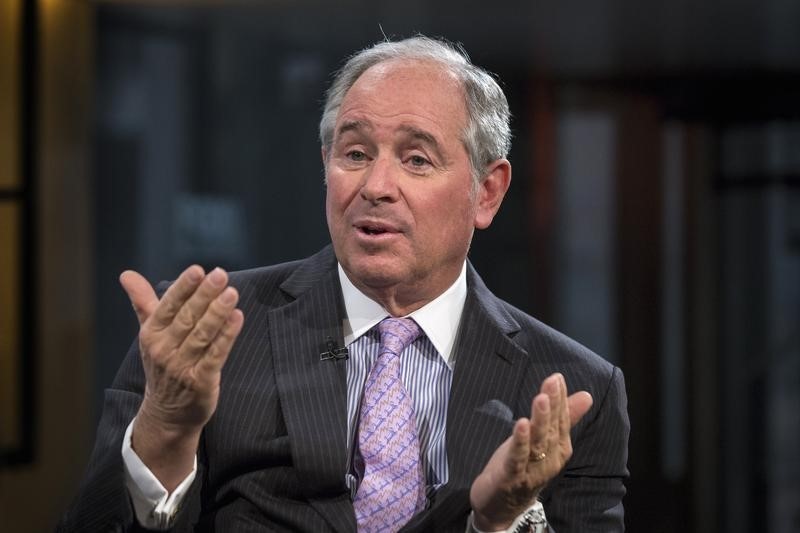 © Reuters. Schwarzman, Chairman and CEO of The Blackstone Group, speaks during an interview with Bartiromo, on her Fox Business Network show; "Opening Bell with Maria Bartiromo" in New York