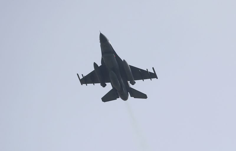 © Reuters. بيان: واشنطن ستسلم مصر ثماني مقاتلات إف-16
