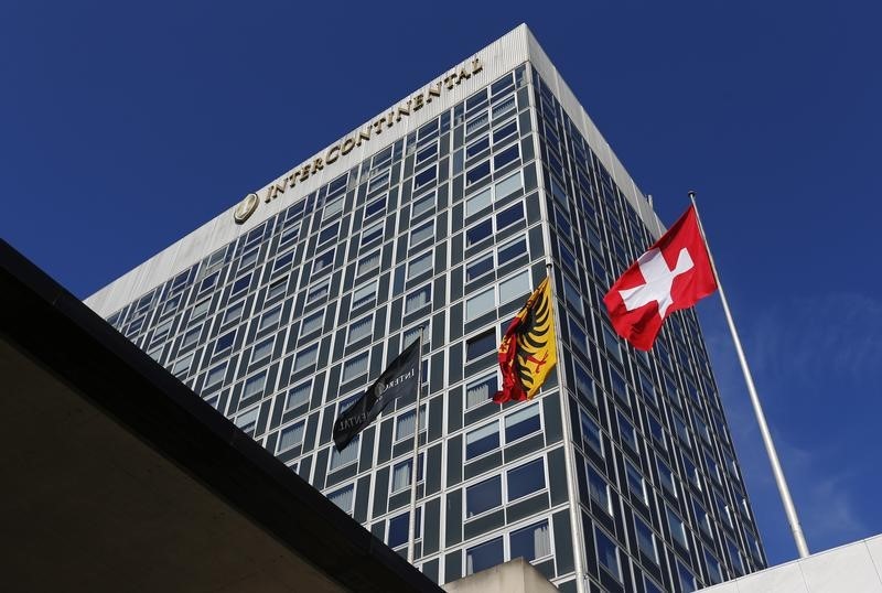 © Reuters. Flags are pictured in front of the Intercontinental hotel in Geneva